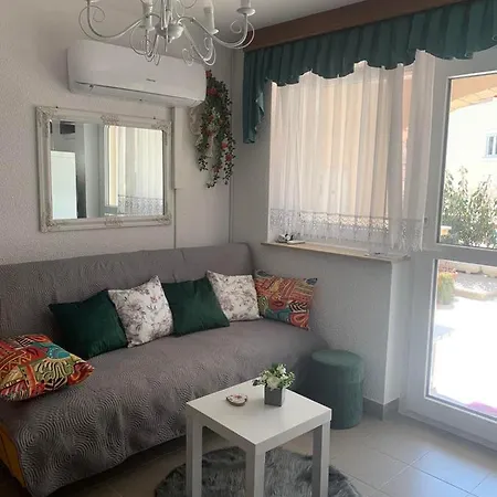 Apartment Petrcane