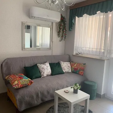 Apartment Petrcane *